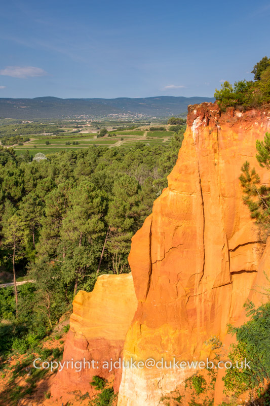 Roussillon ochre rock deposits, Luberon, Provence, France